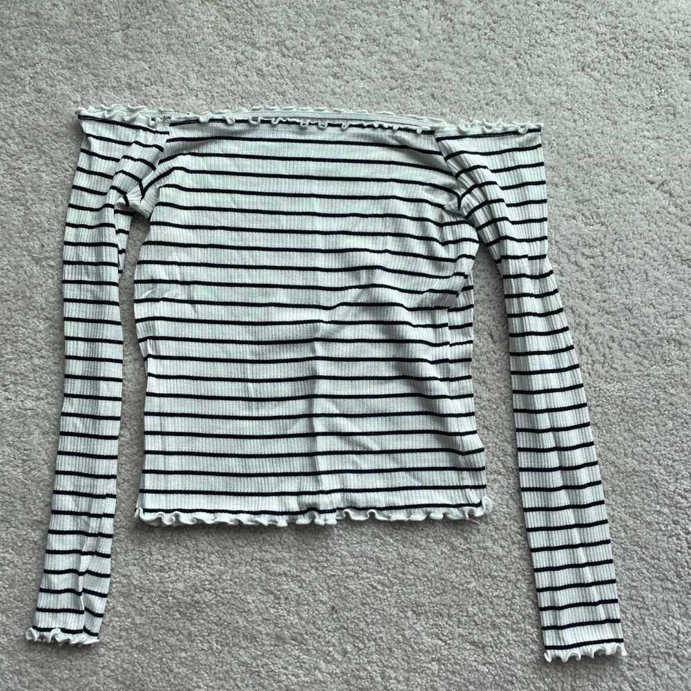 American Eagle cold shoulder long sleeve
